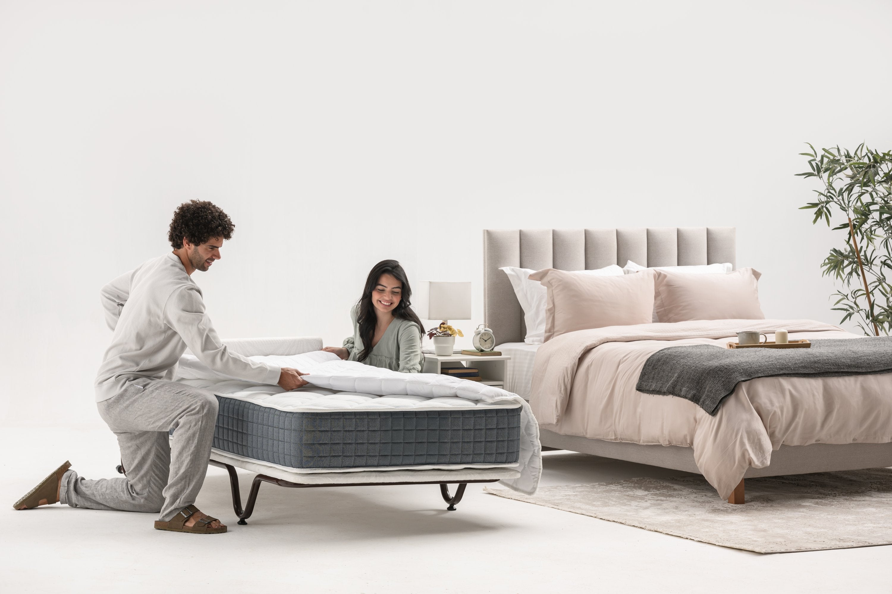 Roll Away Bed with Virginia Mattress